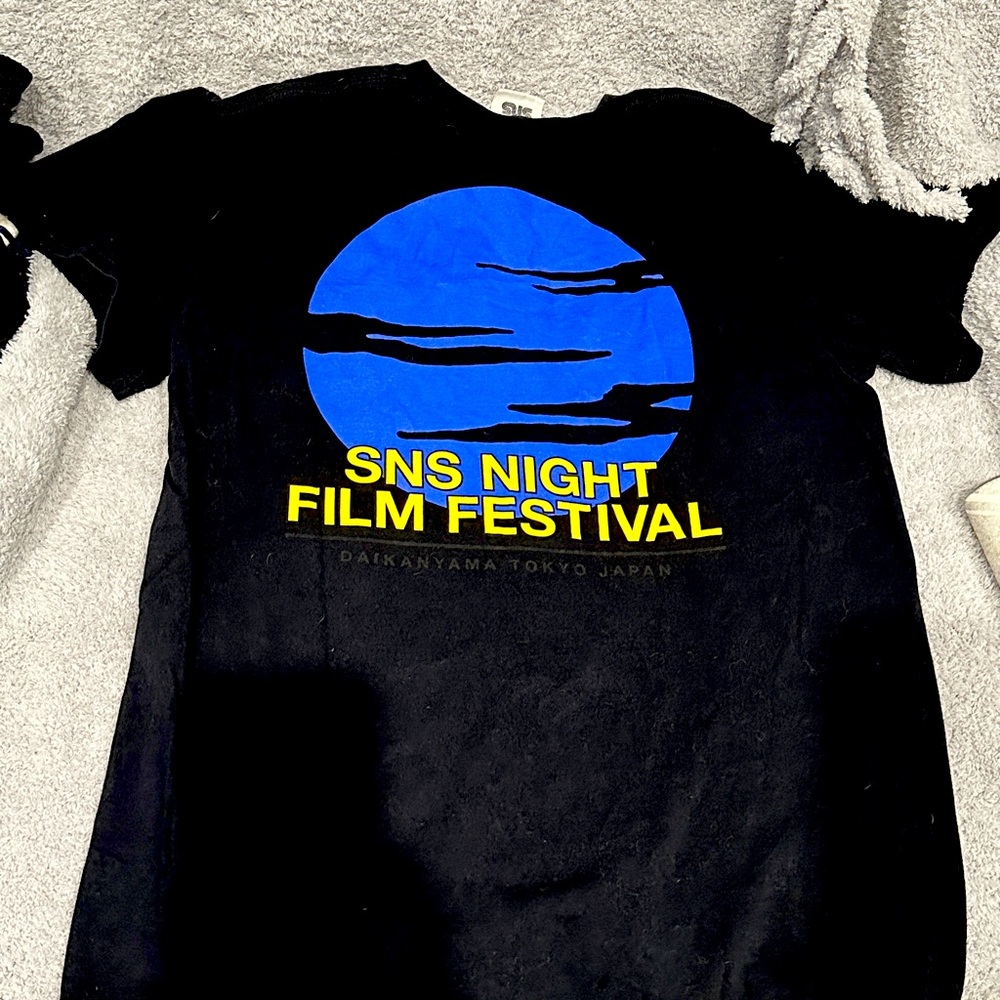 SNS T shirt M